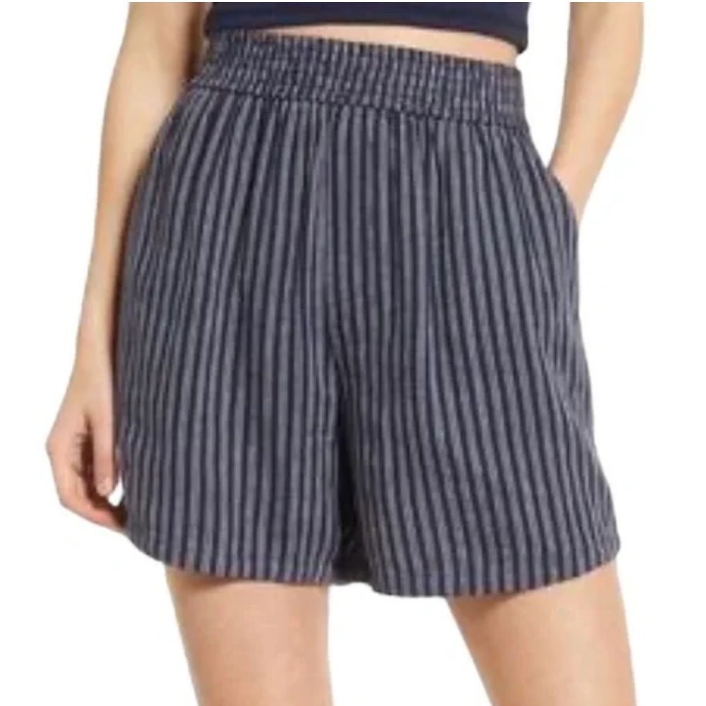 NWOT Treasure & Bond linen shorts - size XS